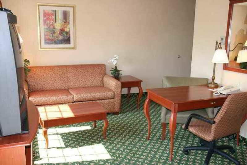Hampton Inn & Suites Greenfield Zewnętrze zdjęcie